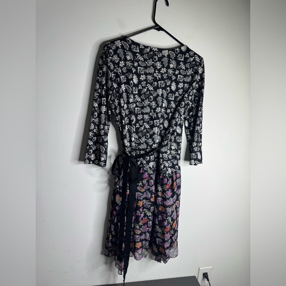 Diane von Furstenberg Irina Silk Dress Wrap Dark Floral Dainty V-Neck Printed - Picture 2 of 10